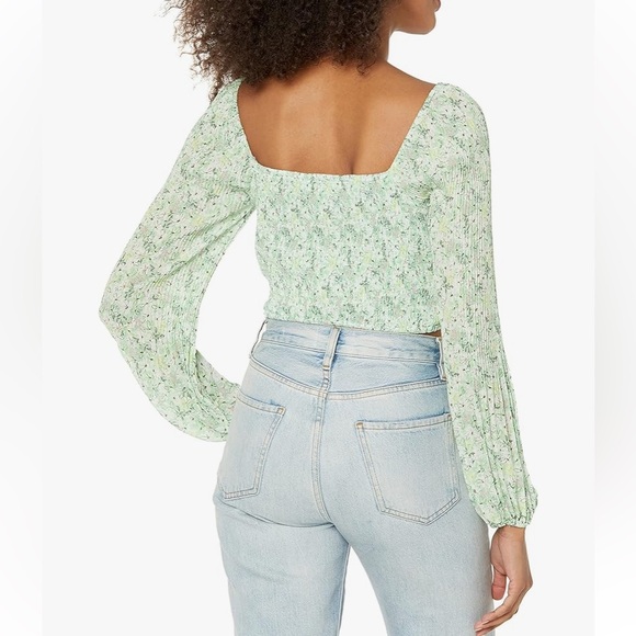 Astr Tops - 🕑 NWOT | ASTR the label | Bonnie Pleated Smocked Sweatheart Crop | Green | XS